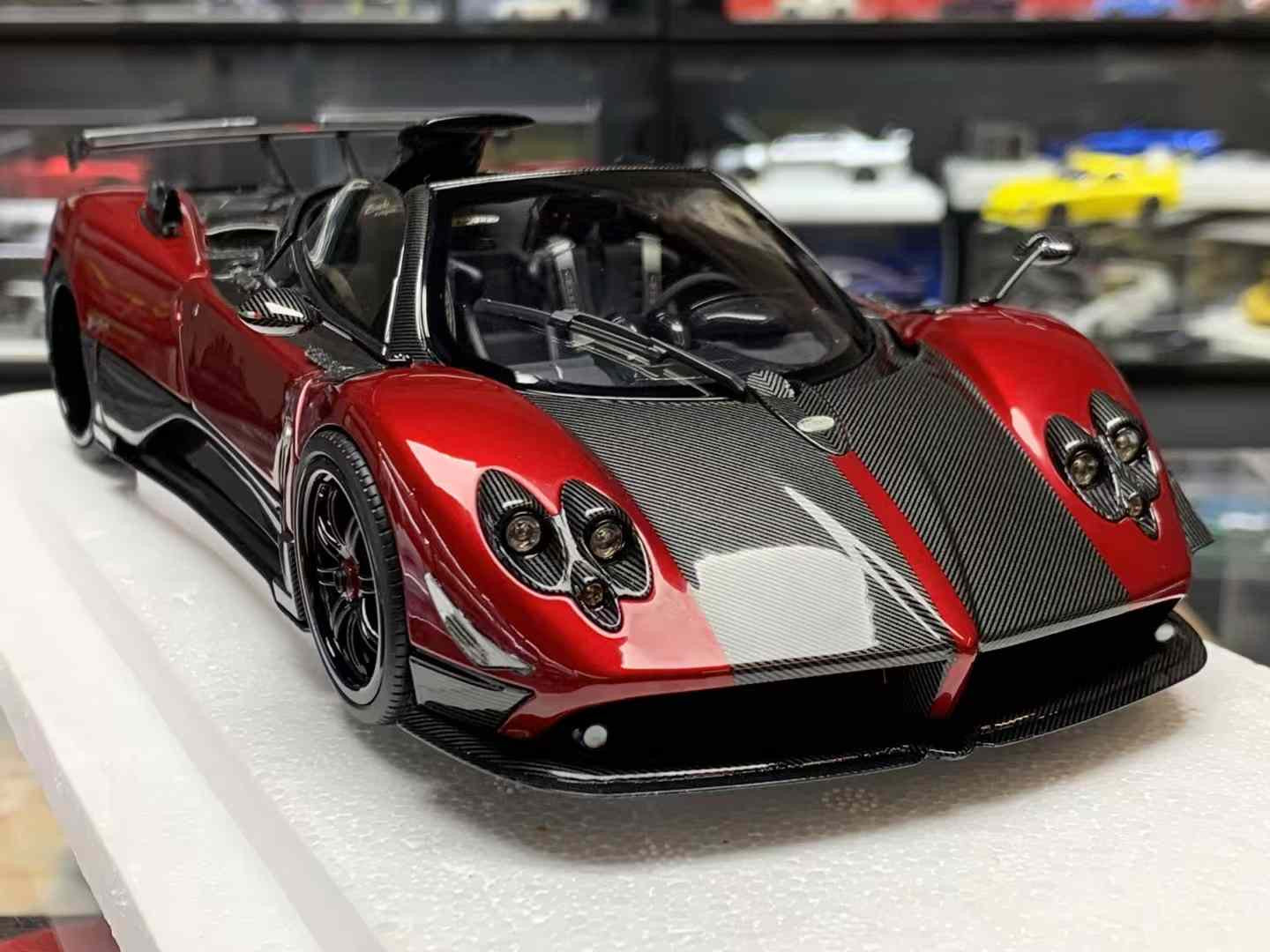 Zonda Pagani Cinque Roadster in 1:18 scale
