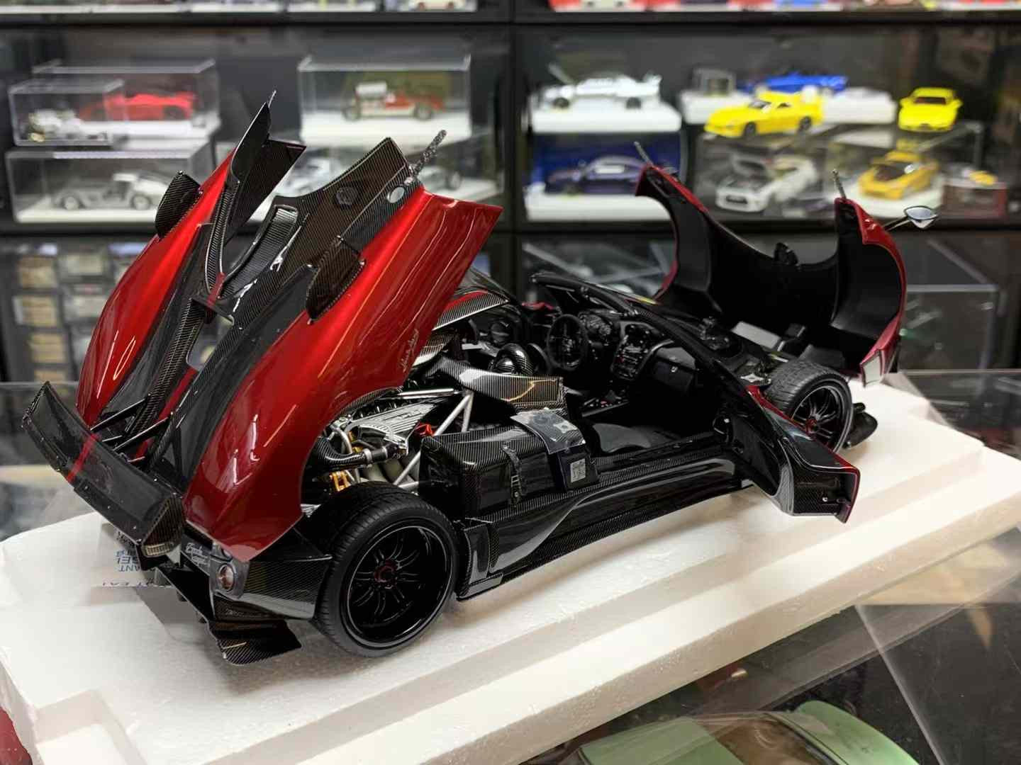 Zonda Pagani Cinque Roadster in 1:18 scale