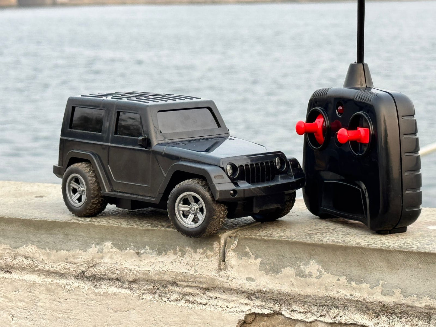 RECHARGEBLE + REMOTE CONTROL CAR