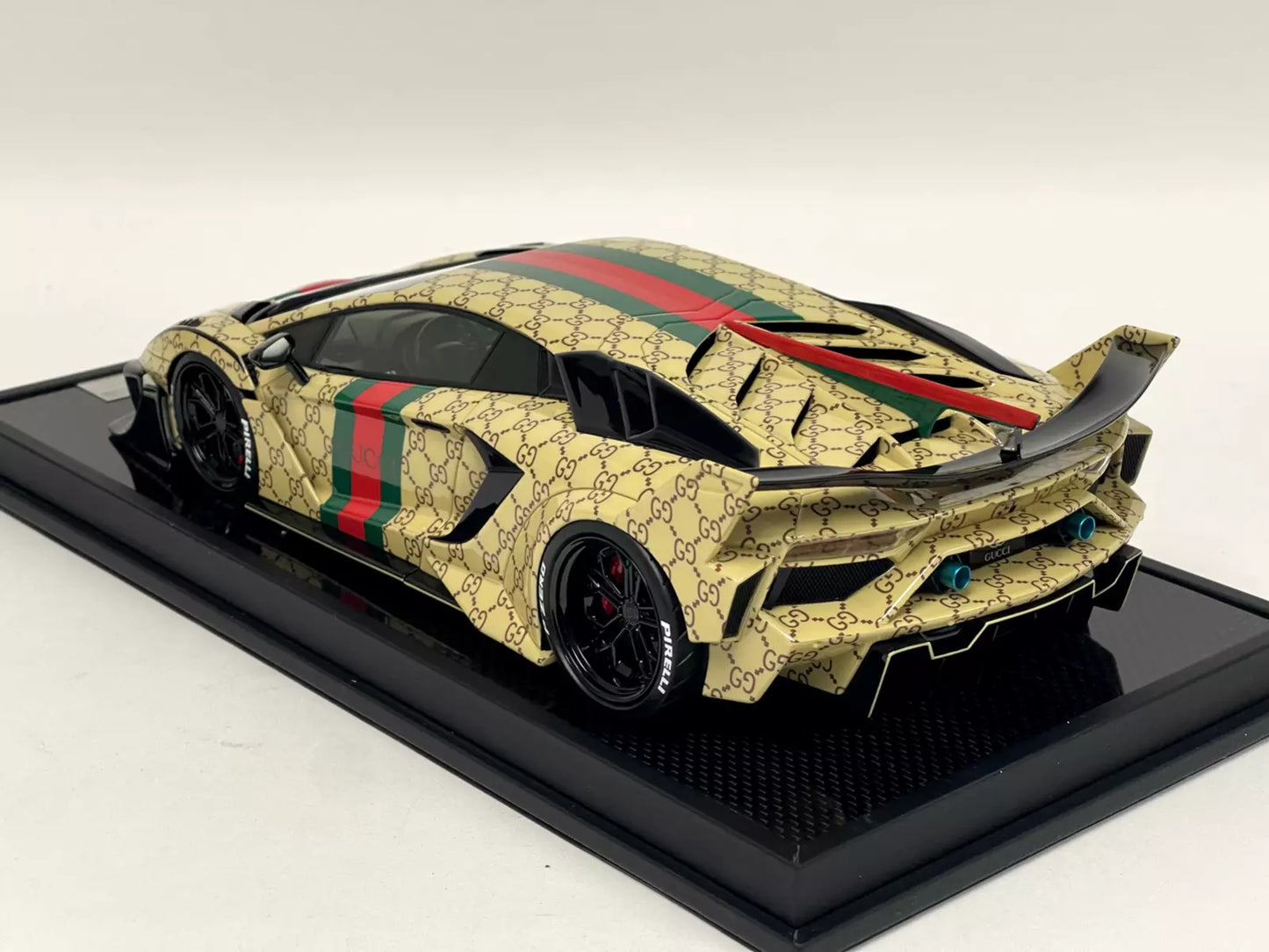 Timothy & Pierre Lamborghini Aventador 700GT Evo Liberty Walk Gucci