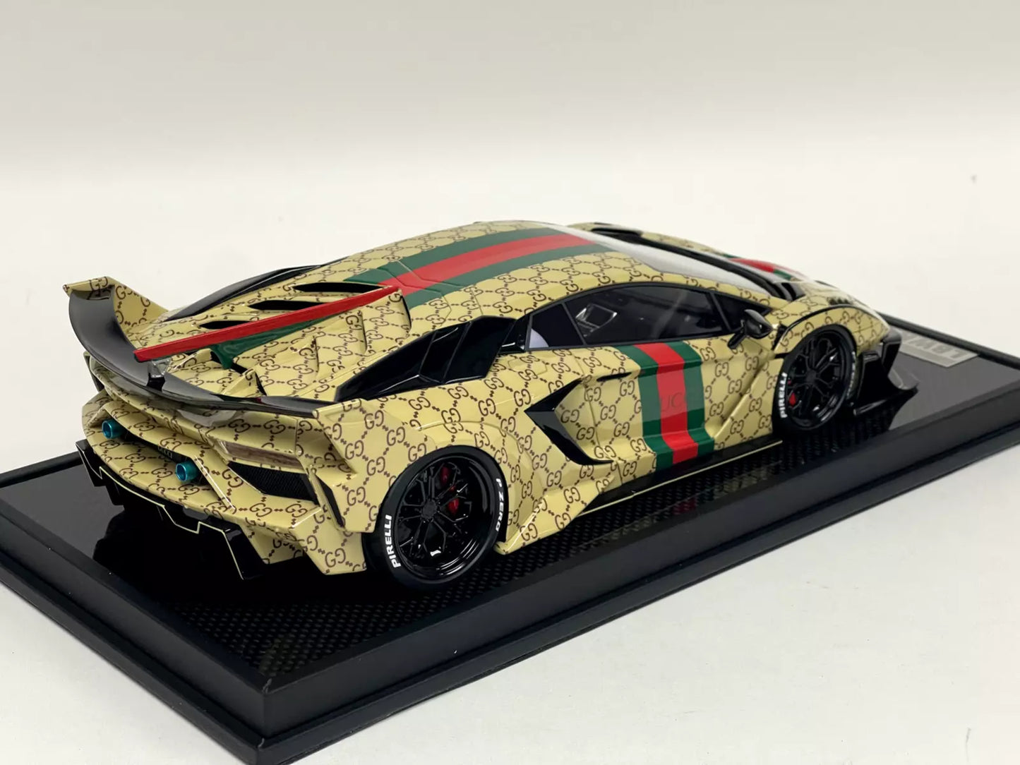 Timothy & Pierre Lamborghini Aventador 700GT Evo Liberty Walk Gucci